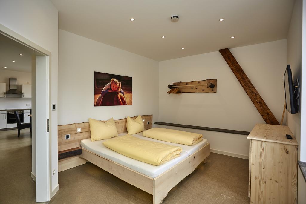 Urlaubsreiterhof Trunk Apartment Igersheim Bagian luar foto