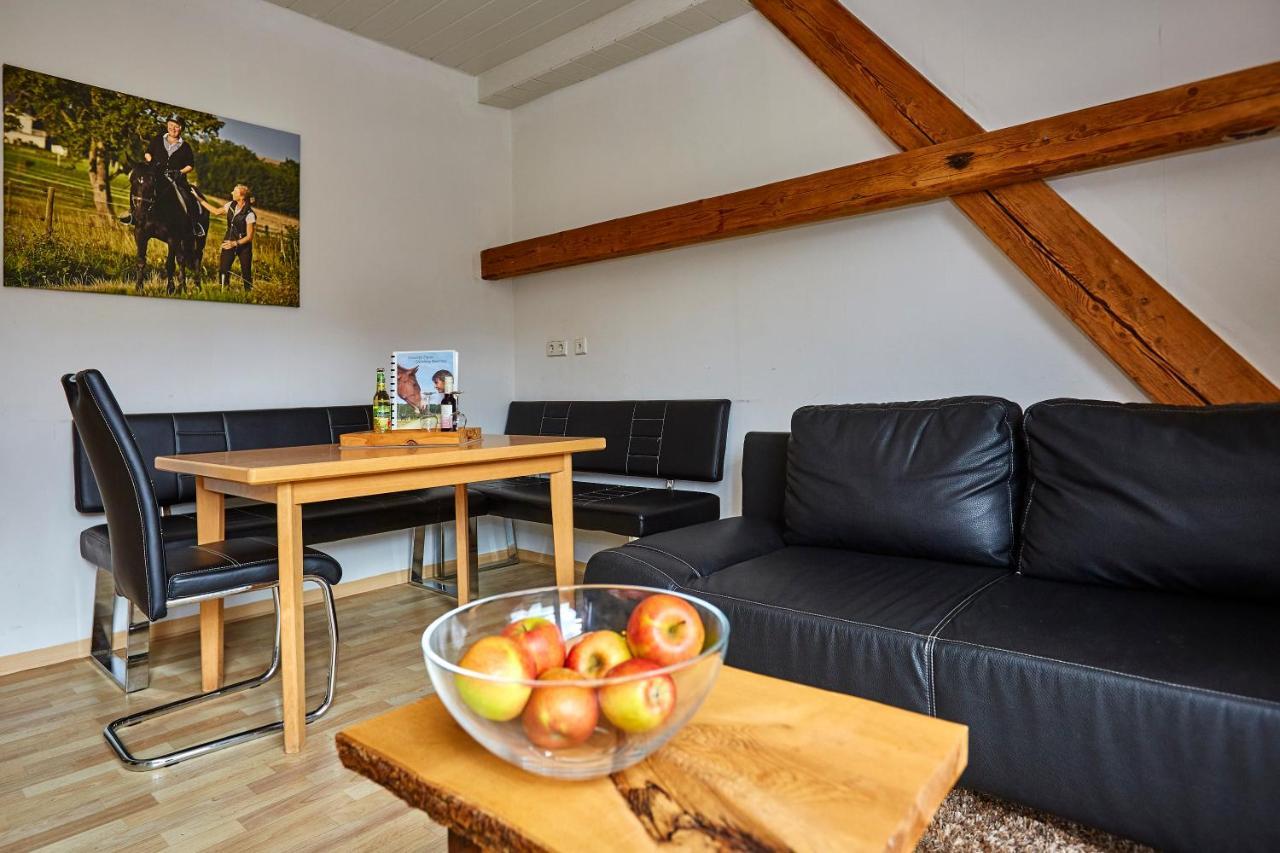 Urlaubsreiterhof Trunk Apartment Igersheim Bagian luar foto